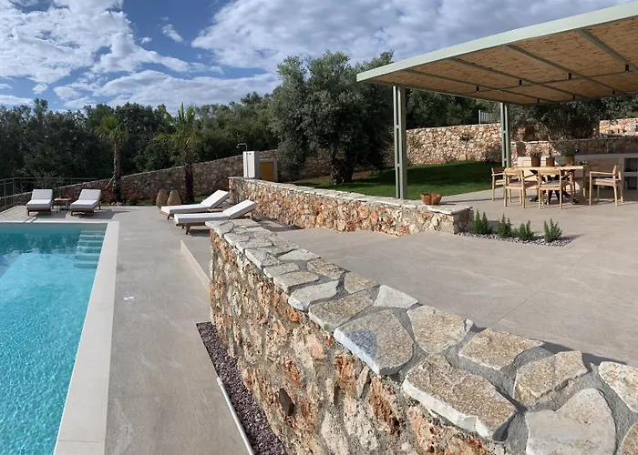 Secret Garden Lefkada * Frínion